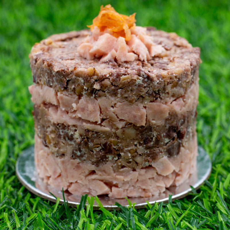 A cupcake made entirely from layers of meat, for dogs and cats